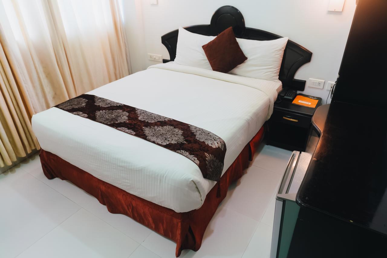 Hotel Chothys Park Thiruvananthapuram Exterior foto